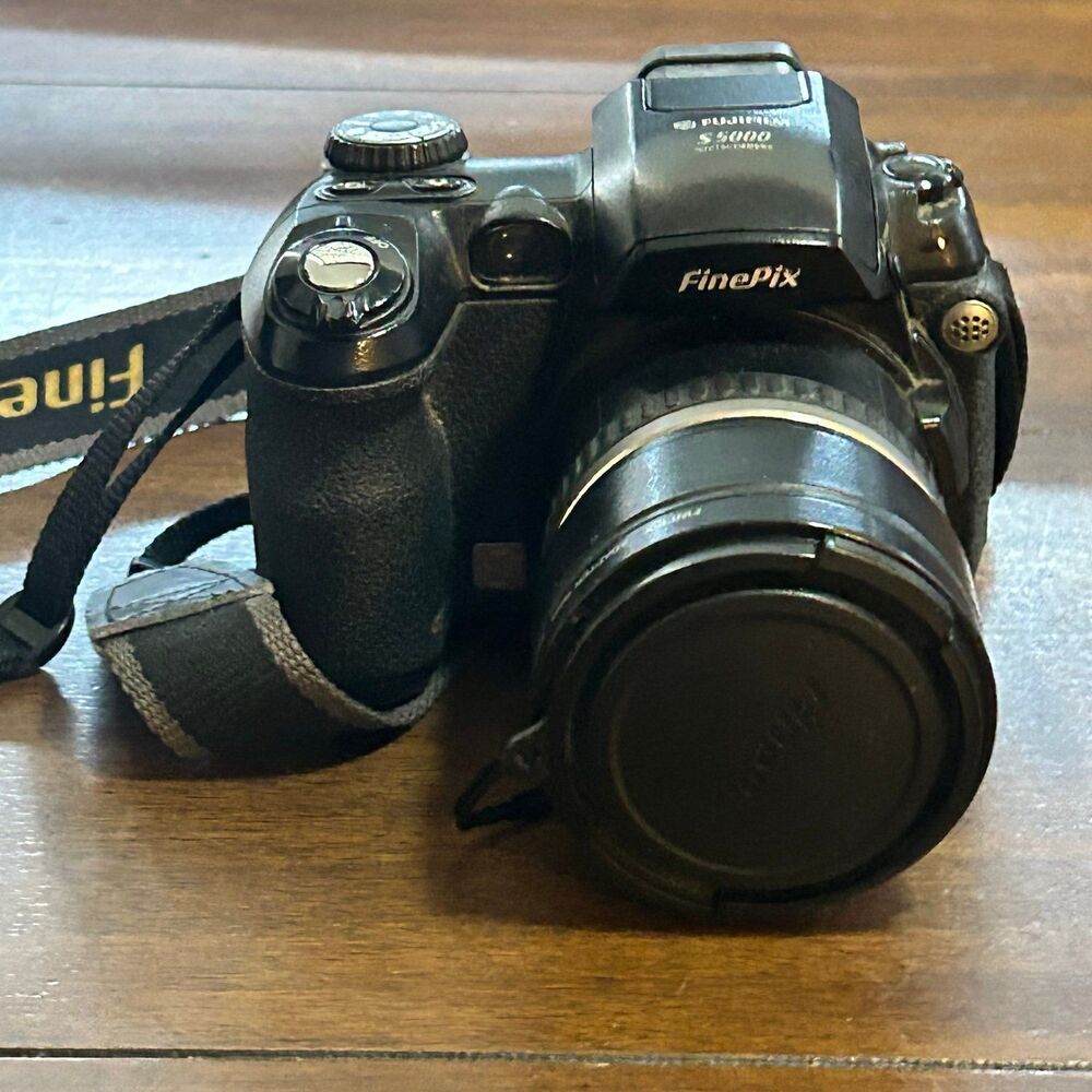 Fujifilm S 5000 Finepix Digital Camera *tested* (PM)